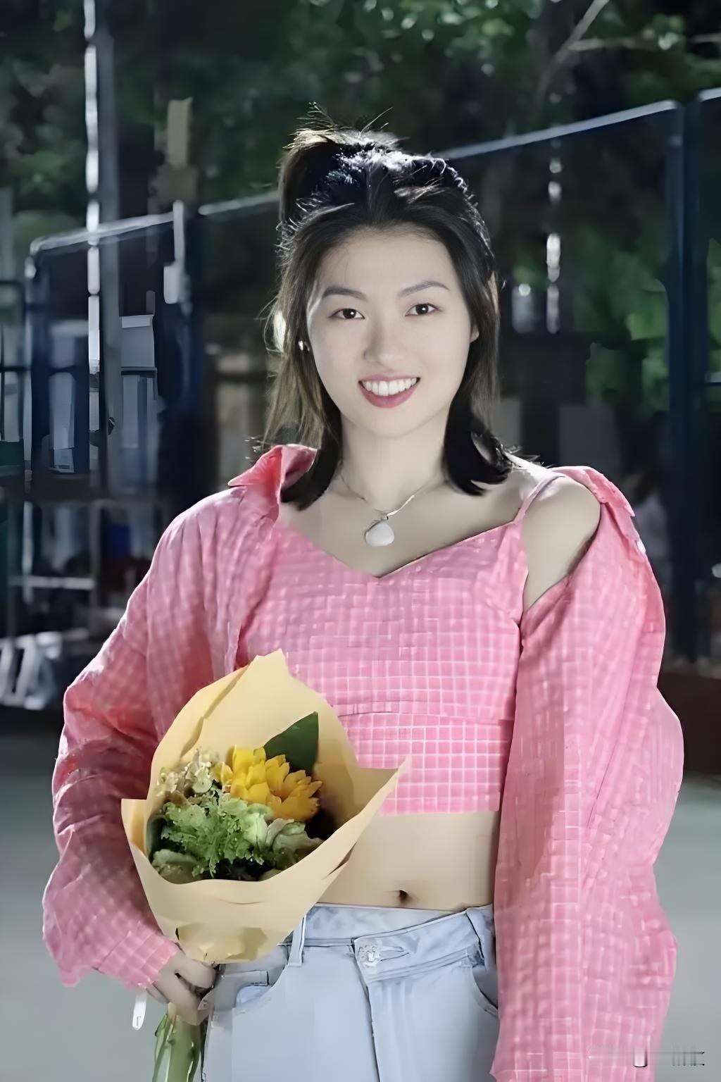 还没有完全绽放就面临无球可打，新赛季WCBA联赛张敬一的处境属实有点尴尬！要说