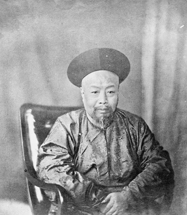 历史教材里有名的“六不总督”叶名琛，“不战、不和、不守、不死、不降、不走”，结果