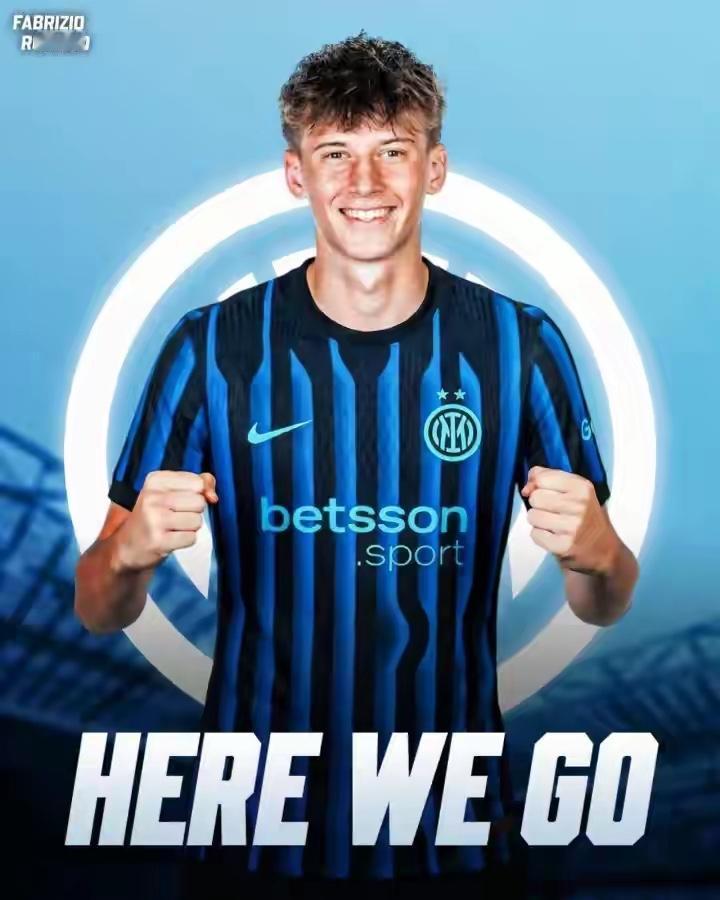 飞了一个，又来一个！18岁的克罗地亚中后卫姆拉契奇基本飞了，现在另一个18岁的克