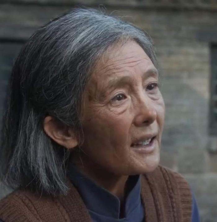 绣绣最后老了看到大脚事实证明女人啊最在乎自己老不老你可以说她丑但你真不