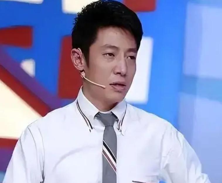一次，撒贝宁醉醺醺回家，李白很生气:“一个老爷们，一天到晚也不着家，哪还有当爹当