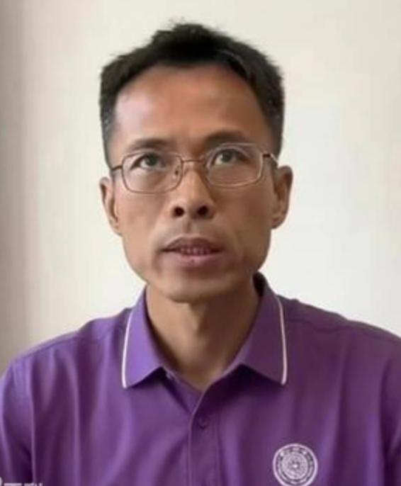 郑季衍，清华大学毕业生，原中国电信员工，实名举报项目造假、资金违规问题。有位X姓