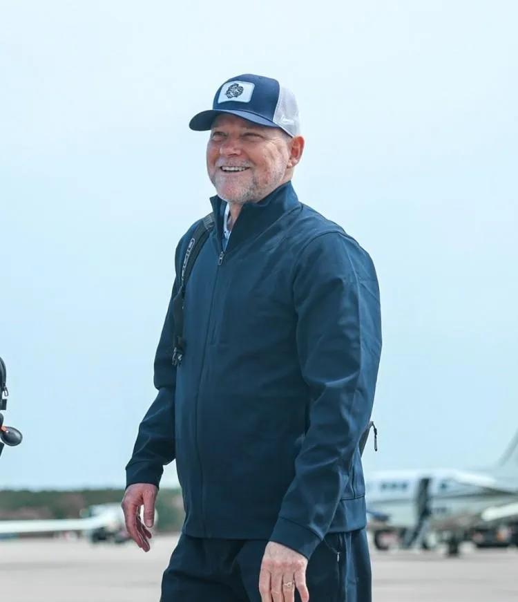 大学篮球教练年薪5700万！我们的联赛还在“自嗨”大学篮球教练能赚多少钱？美