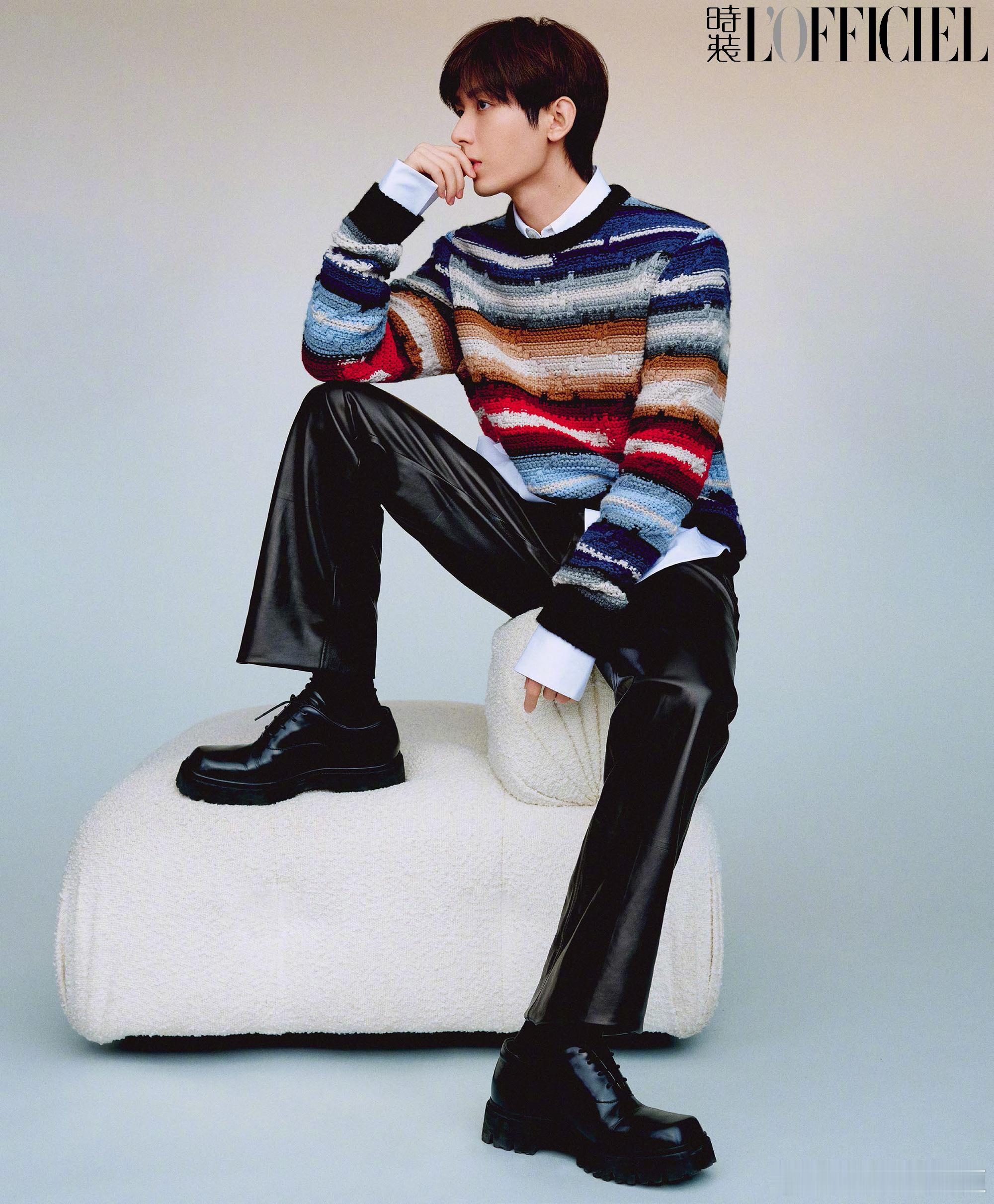 成毅赴山海cy成毅明月高悬夜空，眼下是春天。我想起了你，内心是完整的。成毅｜赴山