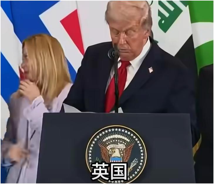 特朗普耍英国首相这事不是一回两回了。之前特朗普因英国首相约翰逊让华为参与5G建设