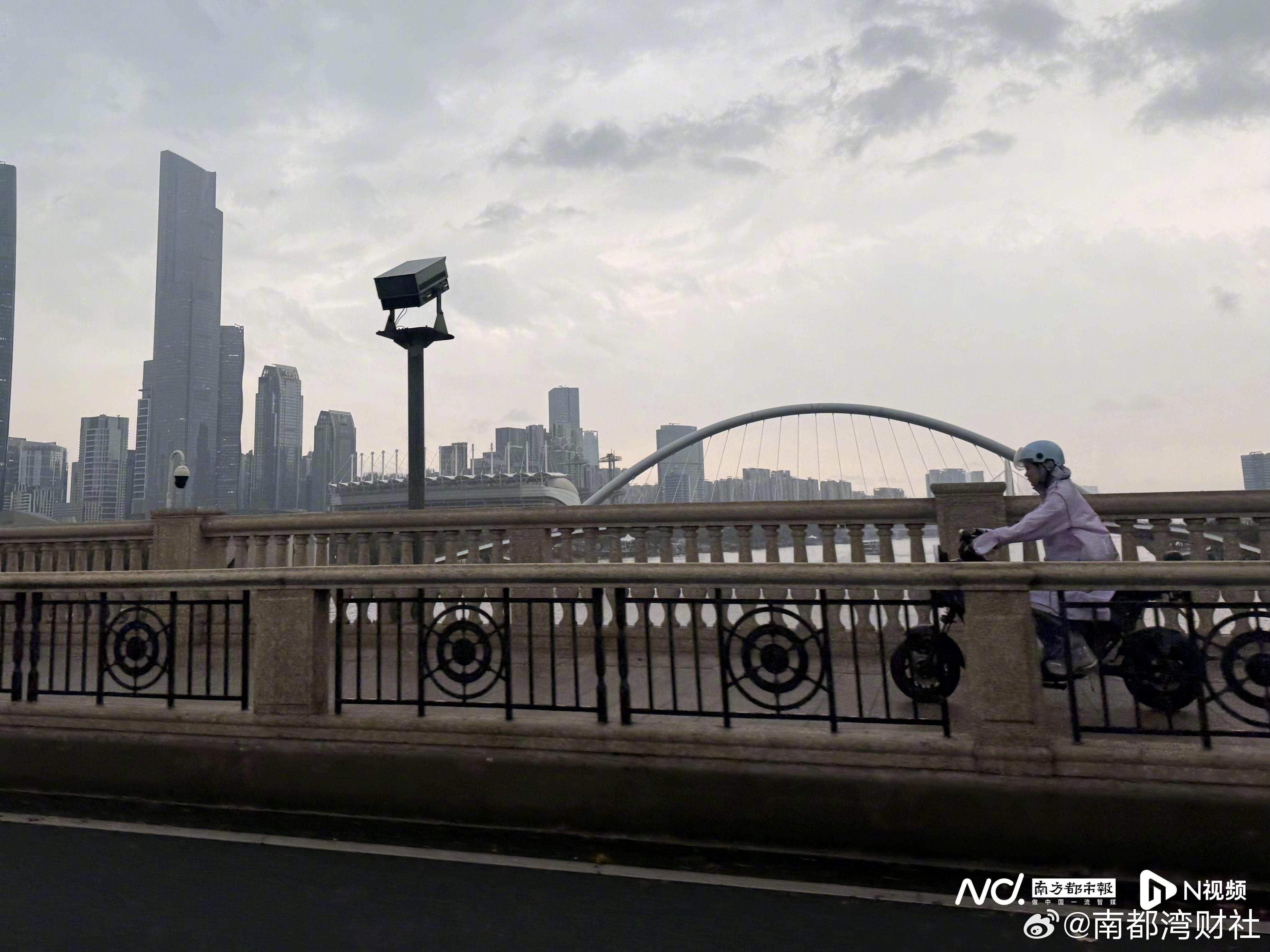 【受飑线影响，#广东将有雷暴大风冰雹或龙卷#！】#珠三角将迎大雨到暴雨#3月30