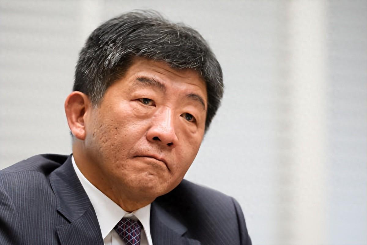 今日，台“行政院政委”陈时中首次与民进党台北市长参选人沈伯洋同台。现场媒体问陈时