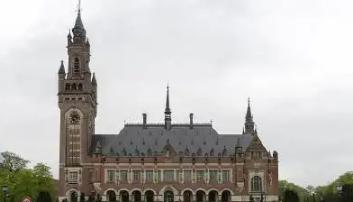 美国宣布冻结中国8亿美元资产。中国反手就冻结美国在华80亿美元资产。当时在华的外