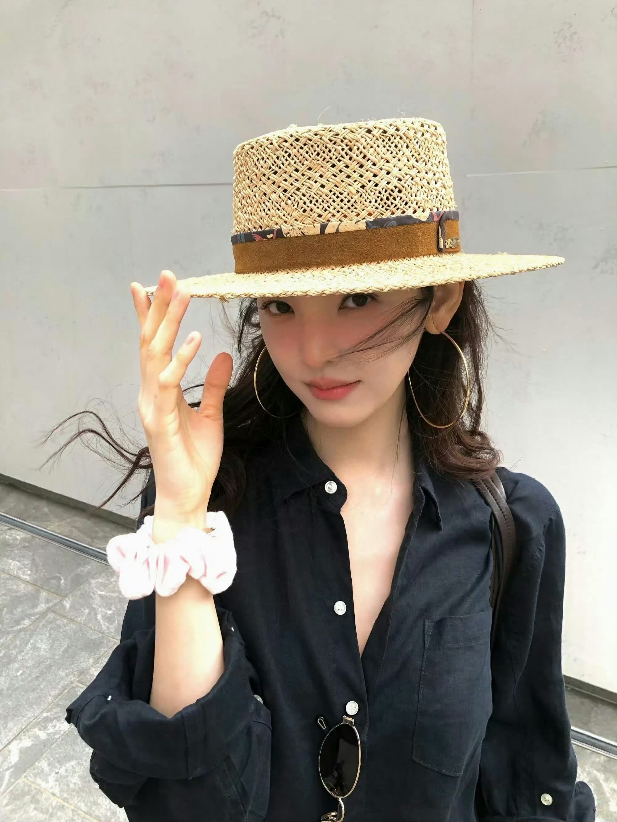 温俊谁让你牵章若楠的章若楠落地签完全审美积累来的！此女简直营业的神啊楠楠粉丝