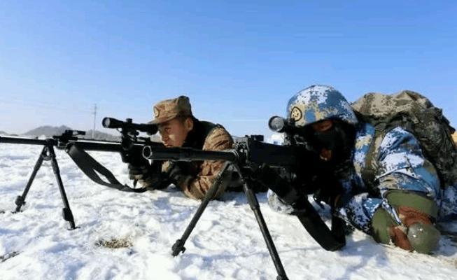 锋芒破云：QBU202型8.6毫米狙击步枪的硬核实力在现代战场的狙击作战领