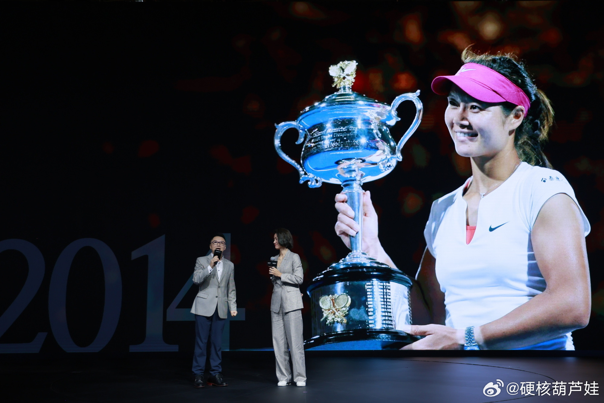 新狮铂拓界携手李娜即将瞩目登场从第一眼的心动，到长久的信赖，我与起亚的故事，