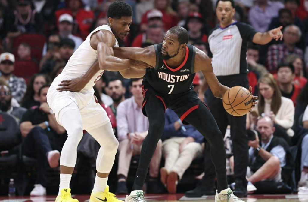 25-26赛季NBA常规赛，火箭117-100力克骑士。此役，杜兰特17投11中