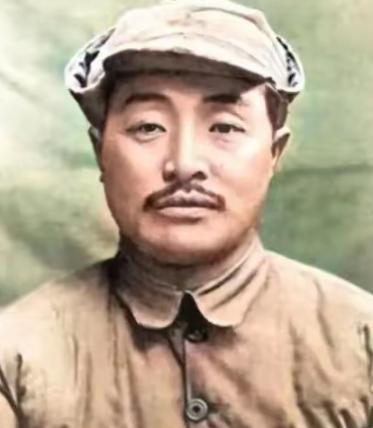 1939年，贺龙打算提拔老部下王尚荣出任旅长，毛主席忽然开口反问：“当年给八路