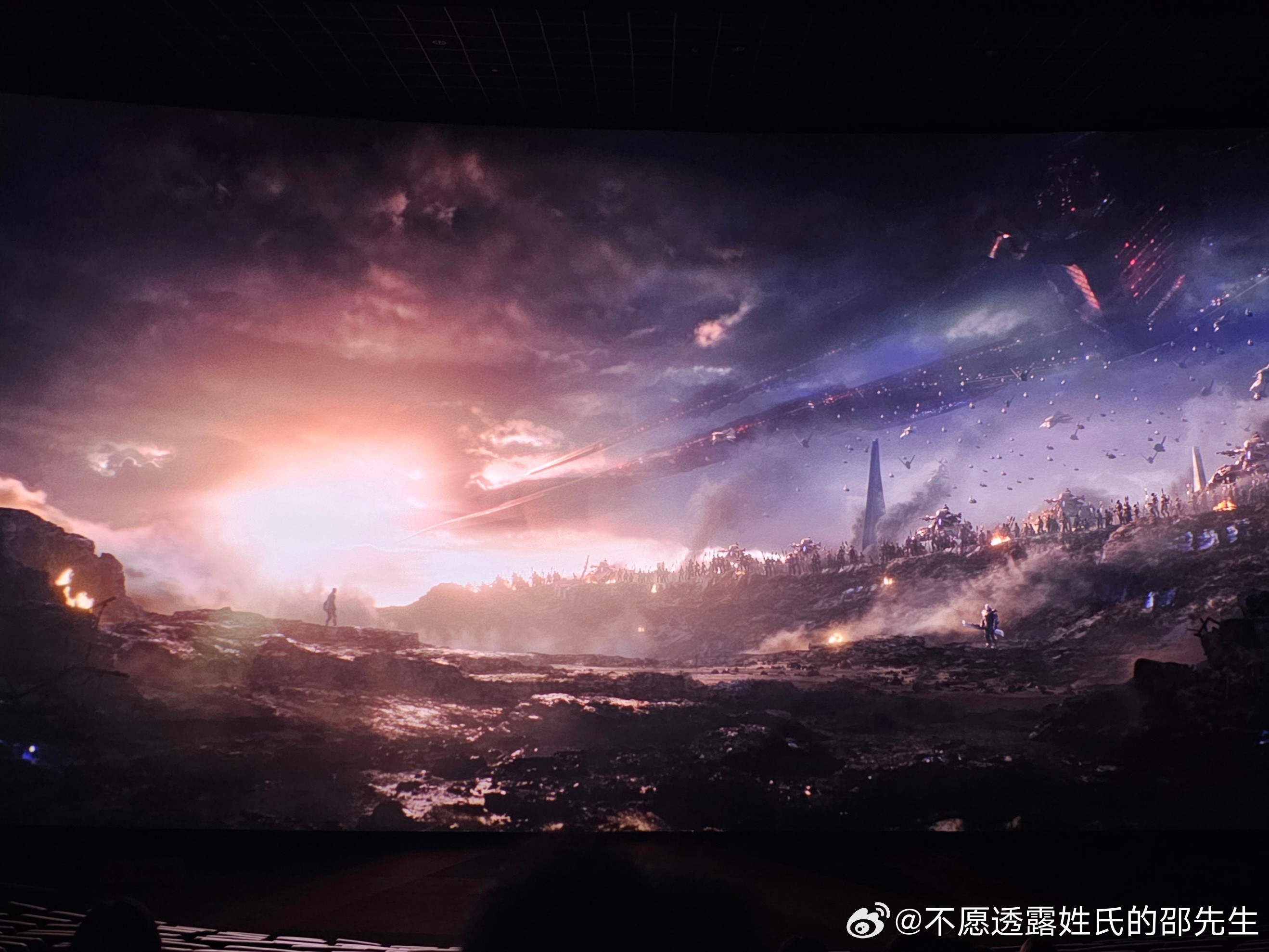 周末去看了复仇者联盟4的重映版，因为是提前好几天定的票，所以期待了好几天，我把这次重映视作漫威送给我