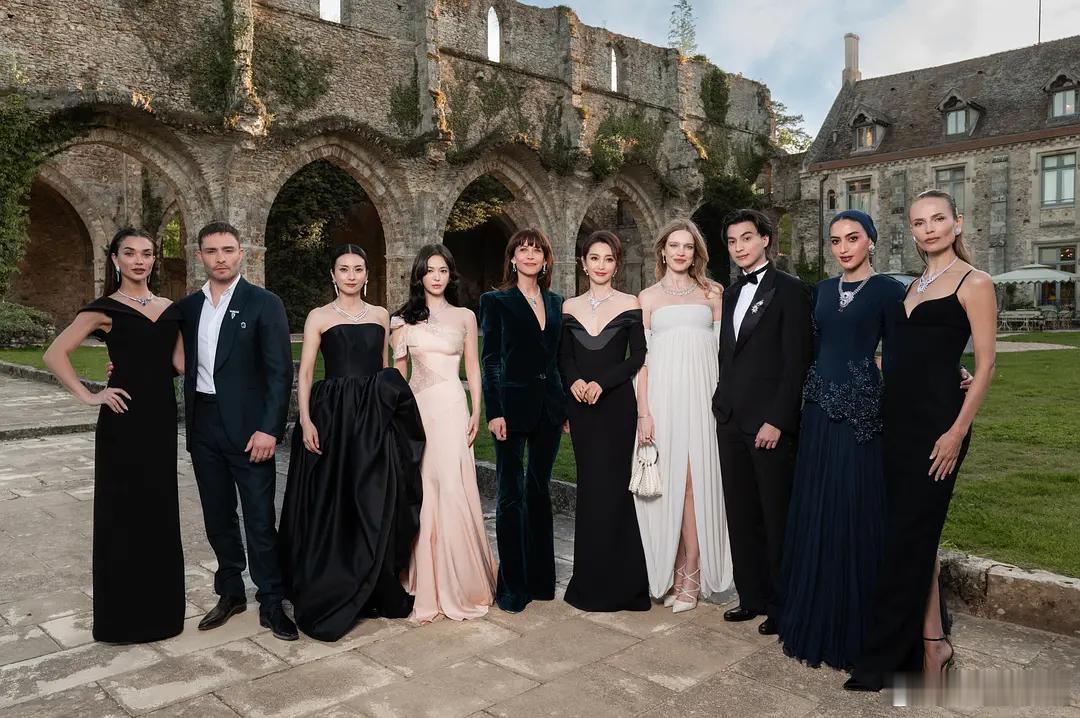 中韩法三大美人同框了🙉状态是真牛