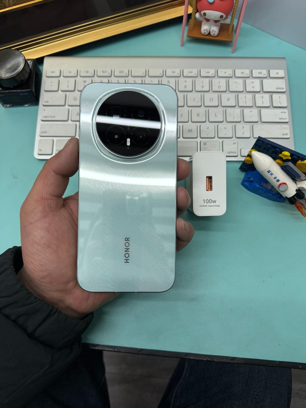 春节快到了，还在犹豫换手机该选荣耀Magic8还是荣耀Magic8ProAi