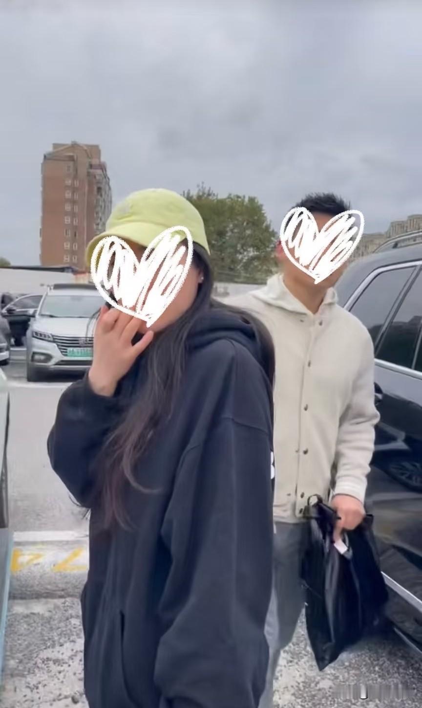 这一夜估计最闹心的就是许晟骜原配了因为那个靠她人脉当上合伙人的男人现在被曝