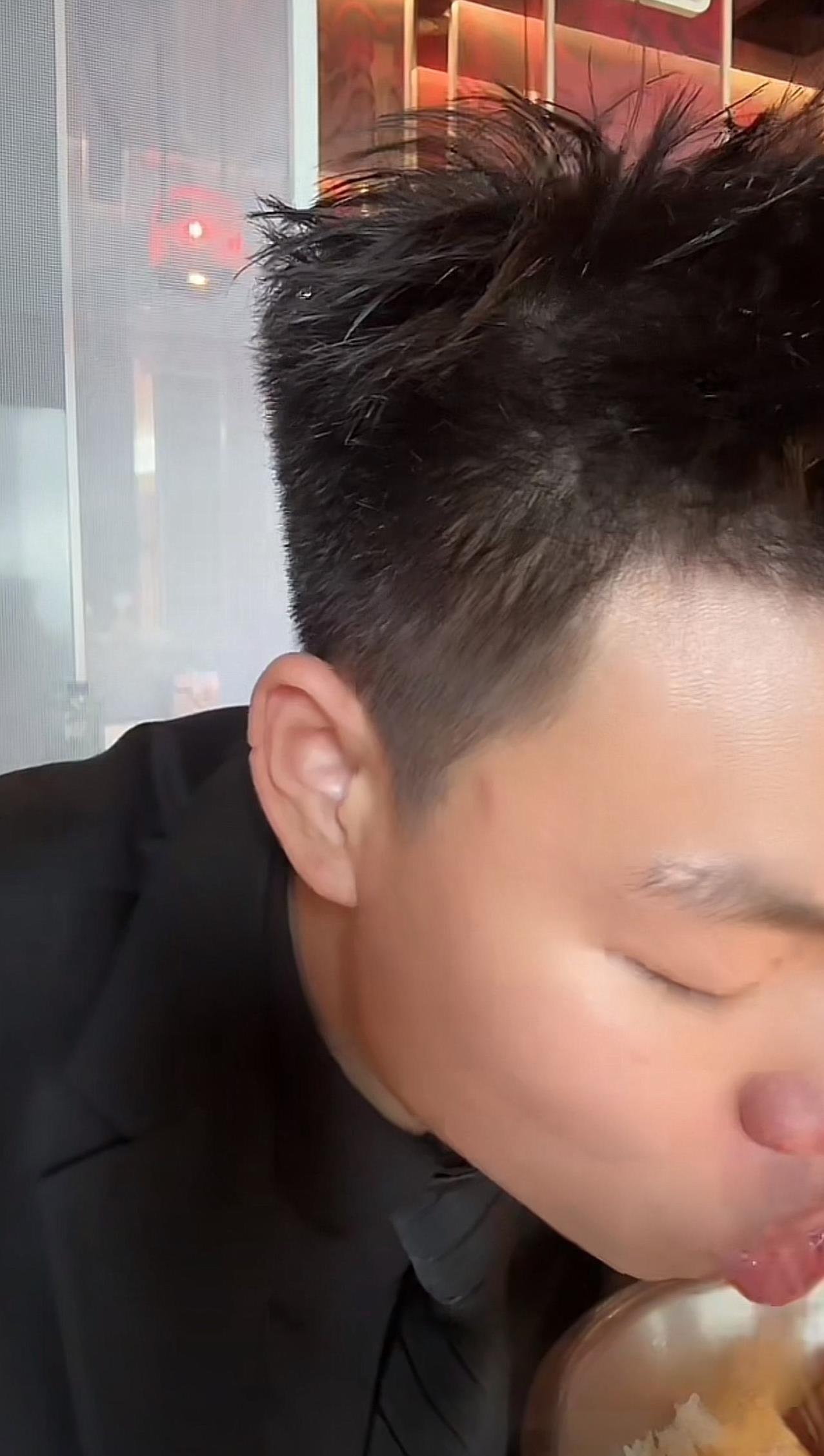 该管管了！汪小菲别再老是跟着老婆孩子去度假了！张兰那么重视的国贸店，就用这样的