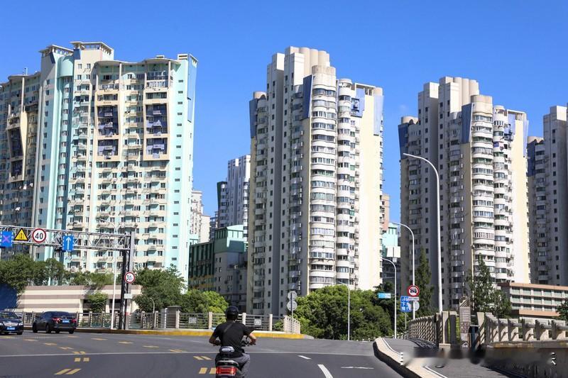 算一笔账上海二手房均价已跌回2016年，换句话说即使是2016年买房的人大多