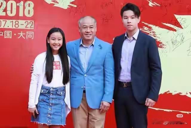 谁能想到，拿过106枚金牌的“体操王子”李宁，最头疼的不是赛场输赢，而是儿子的身