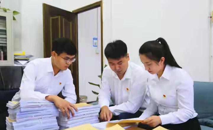 纪委为什么要受同级党委的领导呢？历史长有一个巨大的好处，那就是什么剧本都能在