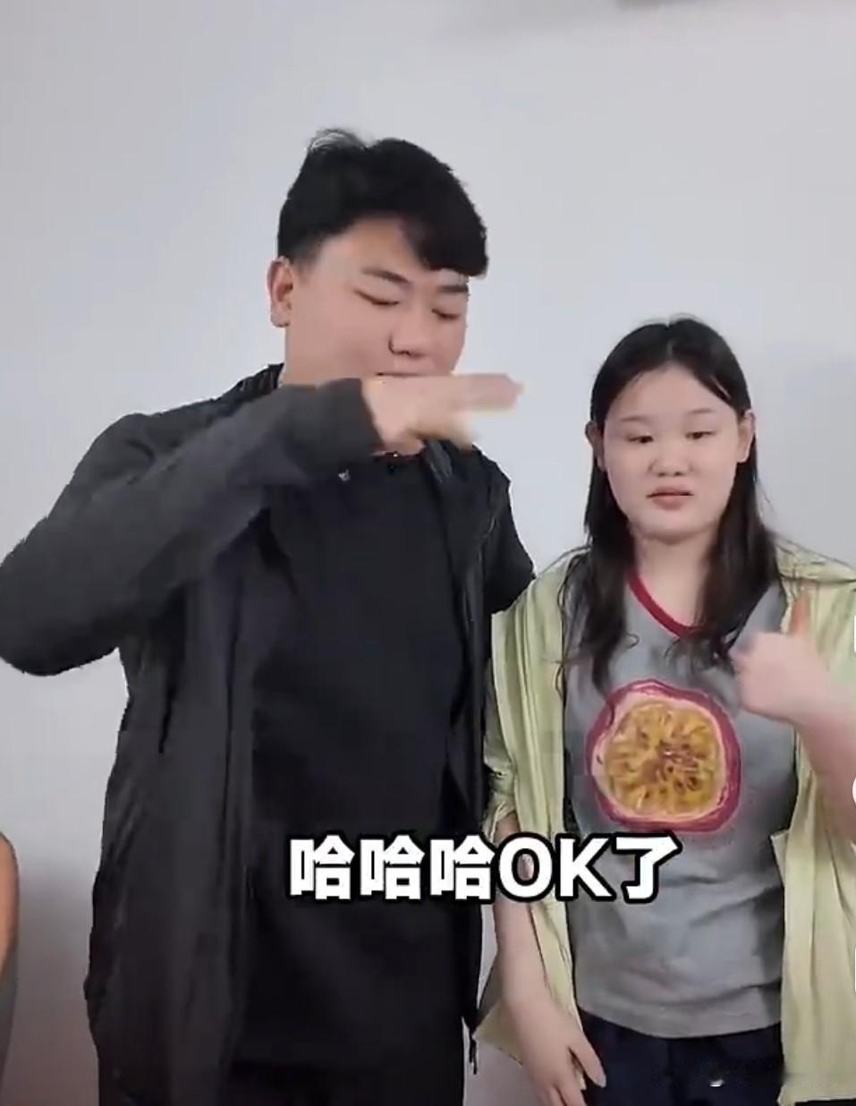 全红婵的哥哥问张家齐：“你一米几？”张家齐说：“我1米56。”接着，张家