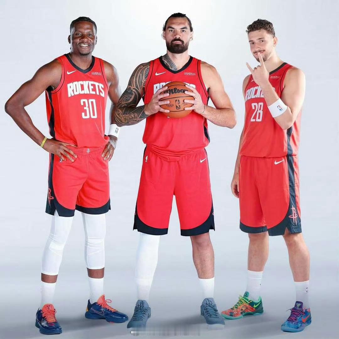 蒂姆-莱格勒谈火箭队的进攻篮板：“火箭之前以122-115战胜雄鹿，这场球火箭之