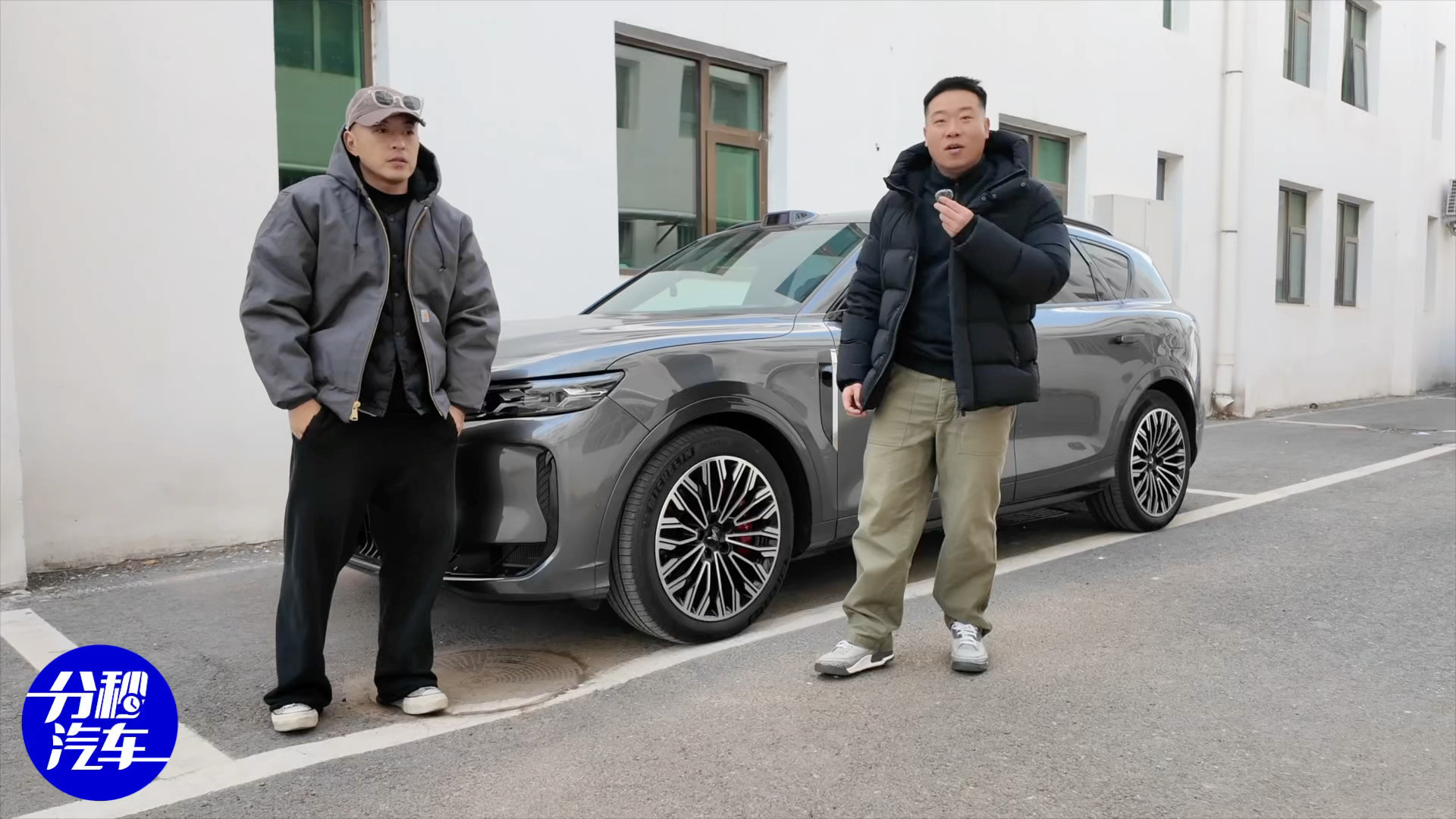 岚图FREE试驾震撼体验：豪华智能操控三重奏征服消费者