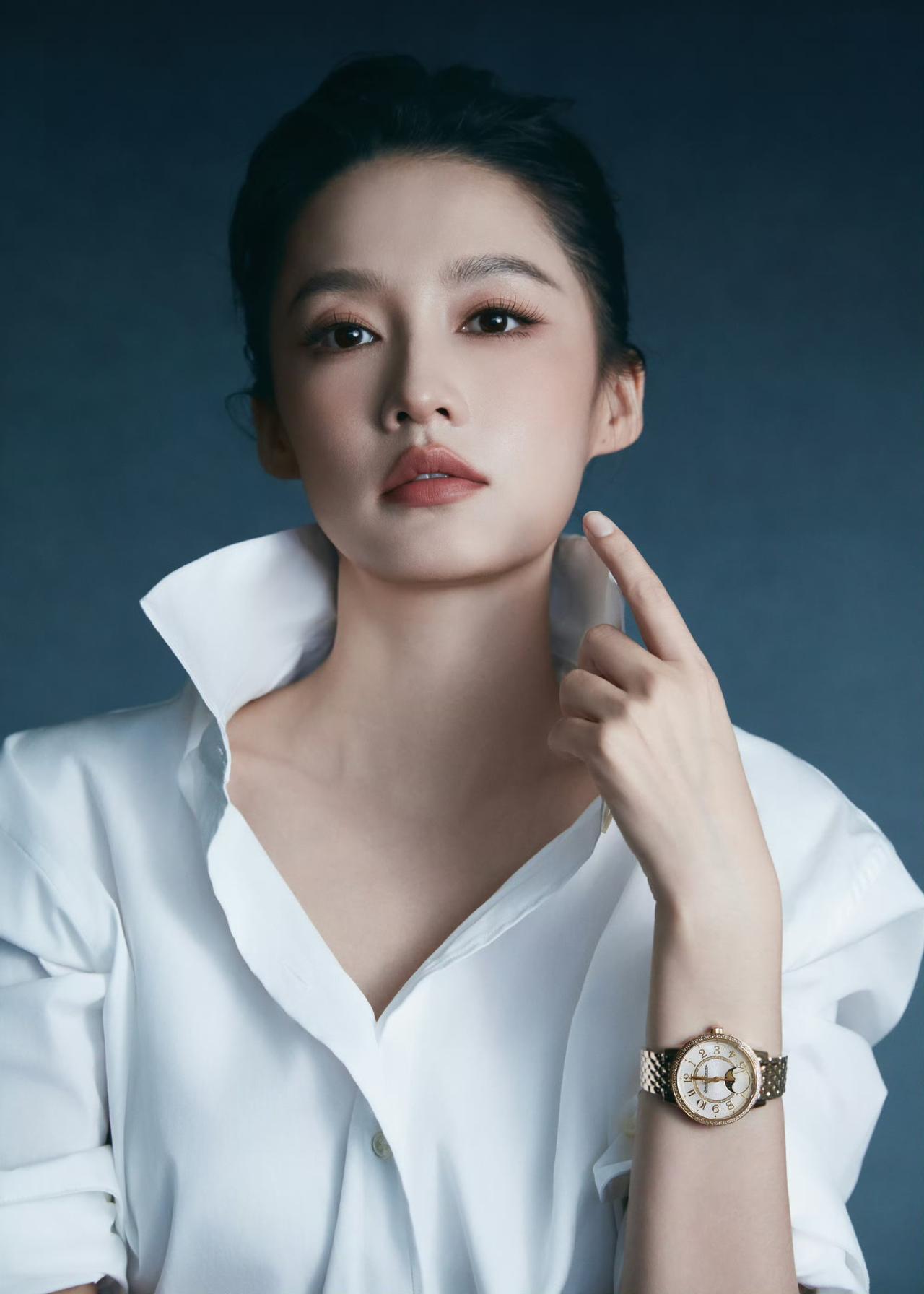 @李沁～与时间赛跑，与优雅同行[比心]