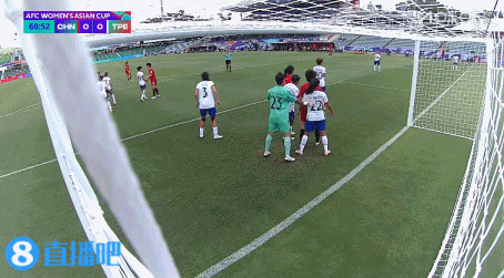 在今天进行的中国女足和中国台北女足的亚洲杯1/4决赛中，发生了特别让人揪心的一幕