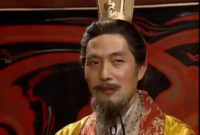 孙权称帝后，不追封孙策，看似薄情寡义，实际上是明智的选择，几乎是同时代有个相反的