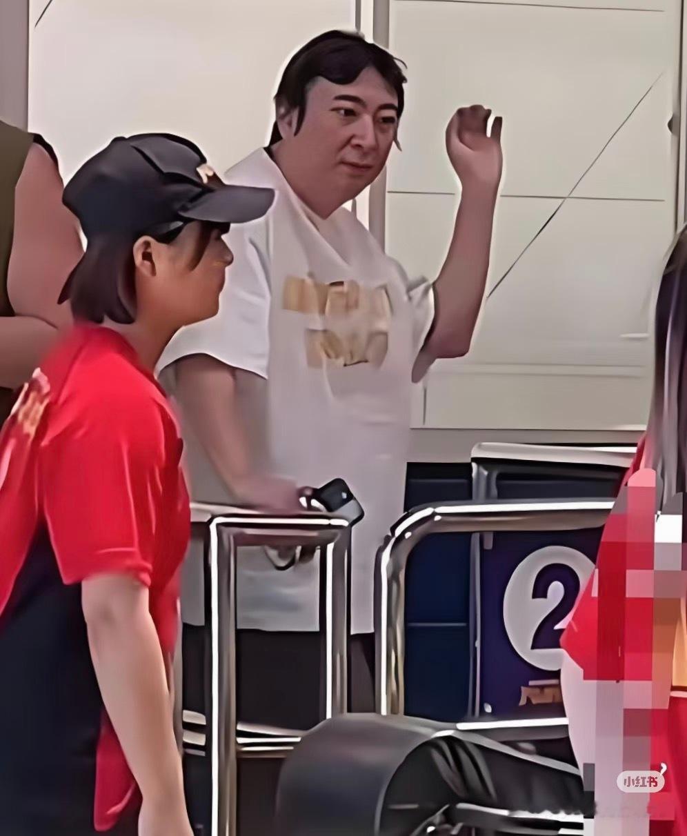 网友偶遇拍到了王思聪，怎么长这样了……