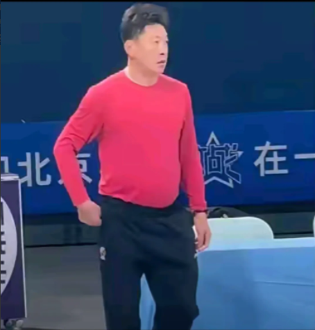 李春江与山西男篮解约！老李这回真走了！上赛季山西队在他当顾问时猛得不行，26胜