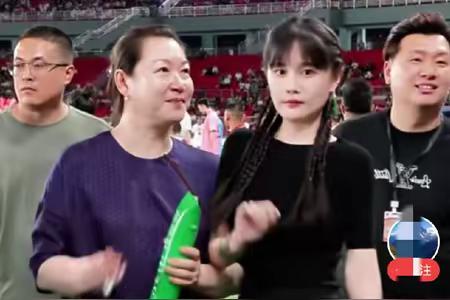 这孩子像妈（球球)，老公相貌是个狠人
