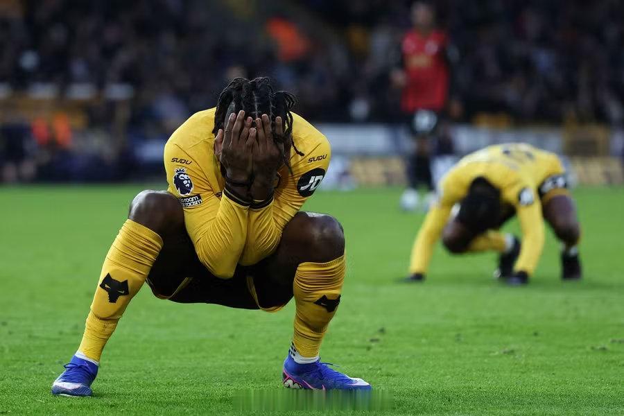 狼队提前5轮降级英超英超第33轮，水晶宫主场0比0战平西汉姆联。身处降级区外的