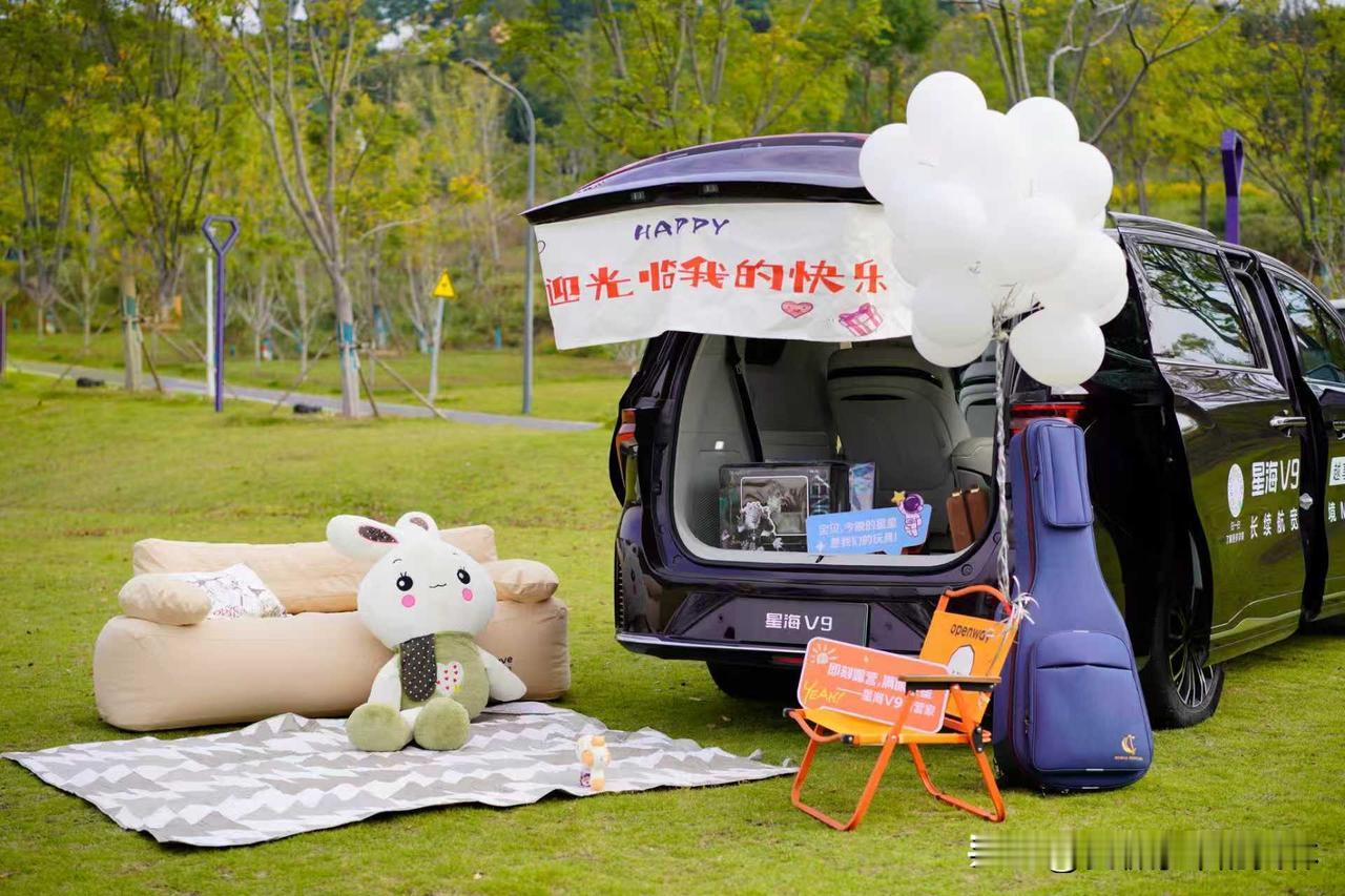 📸摄影佬狂喜！这台露营车简直是户外创作的"续航外挂"！上次摄影班外拍真是惨