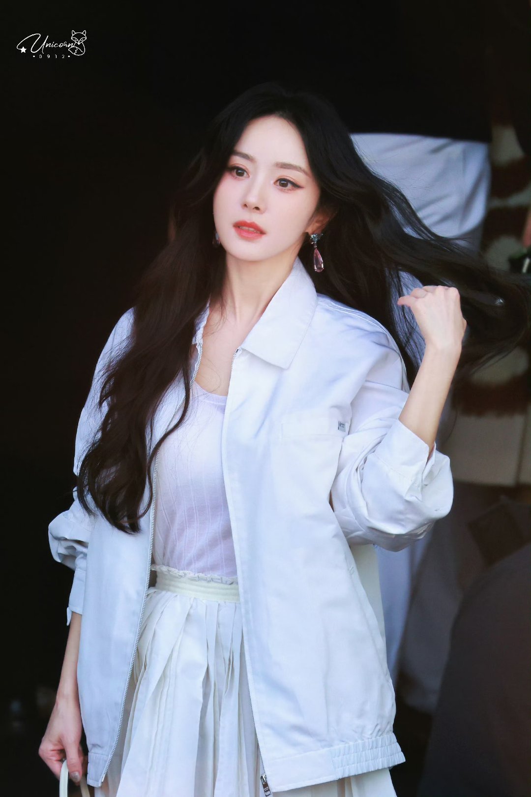 Prada认领杨幂超季未发布系列的全球首穿，全新推出的珠宝的全球首秀，这才是Pr