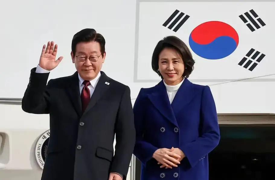 高市早苗喊话刚落！商务部祭重磅反制，日本急到跳脚日本首相高市早苗刚向我国喊