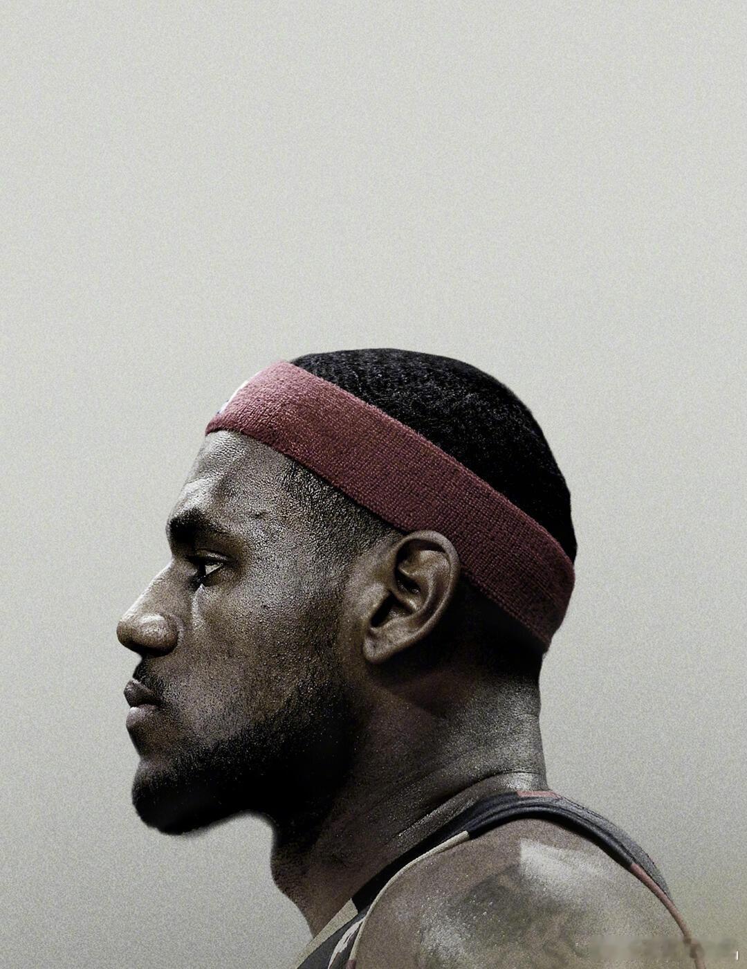 老詹四个时期的侧面特写。