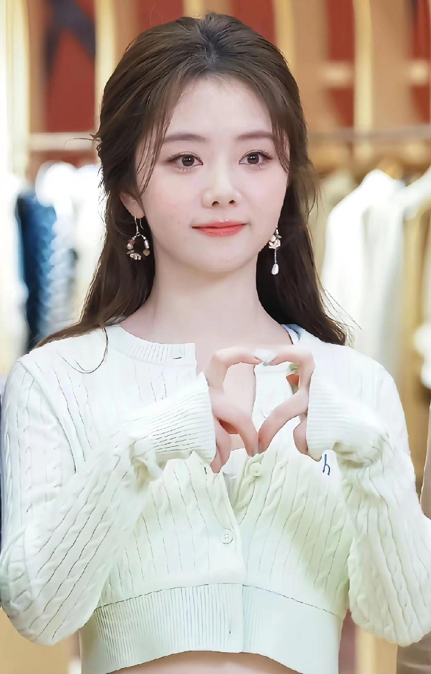 36岁不结婚，不是没人要，是她自己把门焊死了。谭松韵亲口说的，27岁就想嫁，现