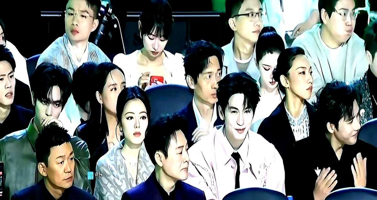 谁能想到，剧还没播，男主角宋威龙的宣传照就先被P了，半张脸直接被砍掉。结果《