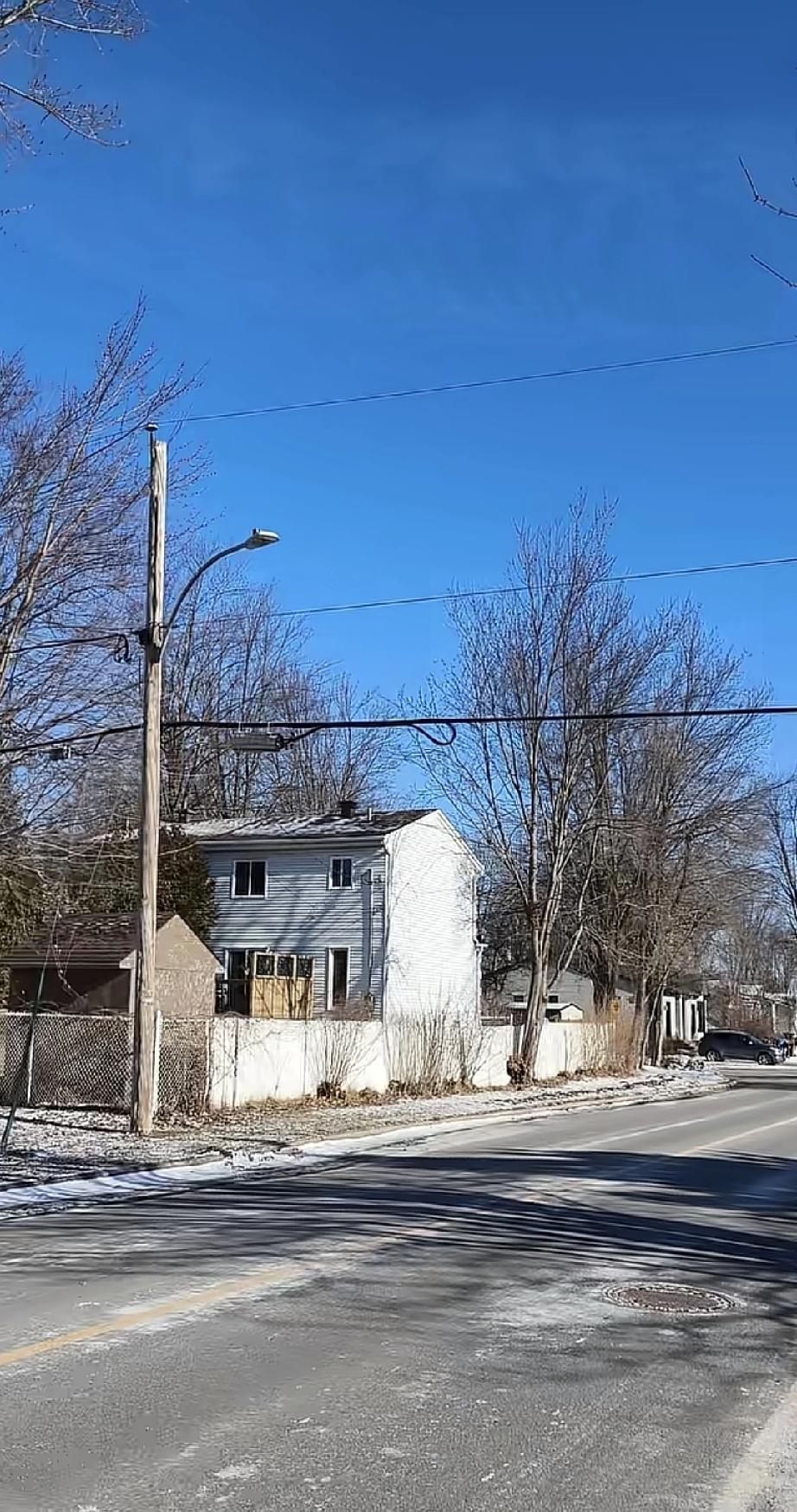 张云鹏已到达加拿大，住地看起来好荒凉张云鹏返回加拿大以后，拍了视频报平安，视