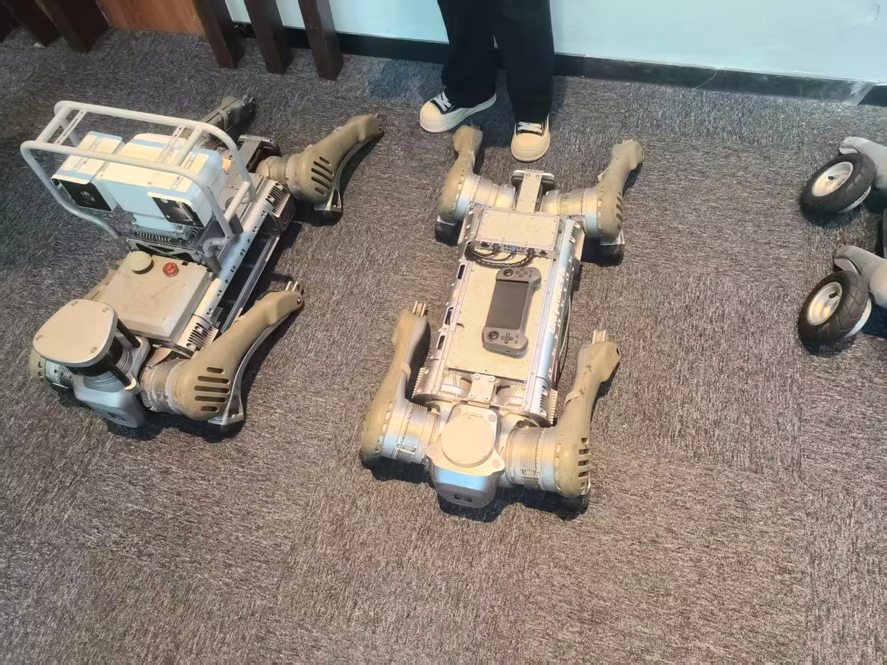 深夜无眠，这次来宇树。思想上的冲击还是很大的。还是那句名言，没有调研就没有发言权