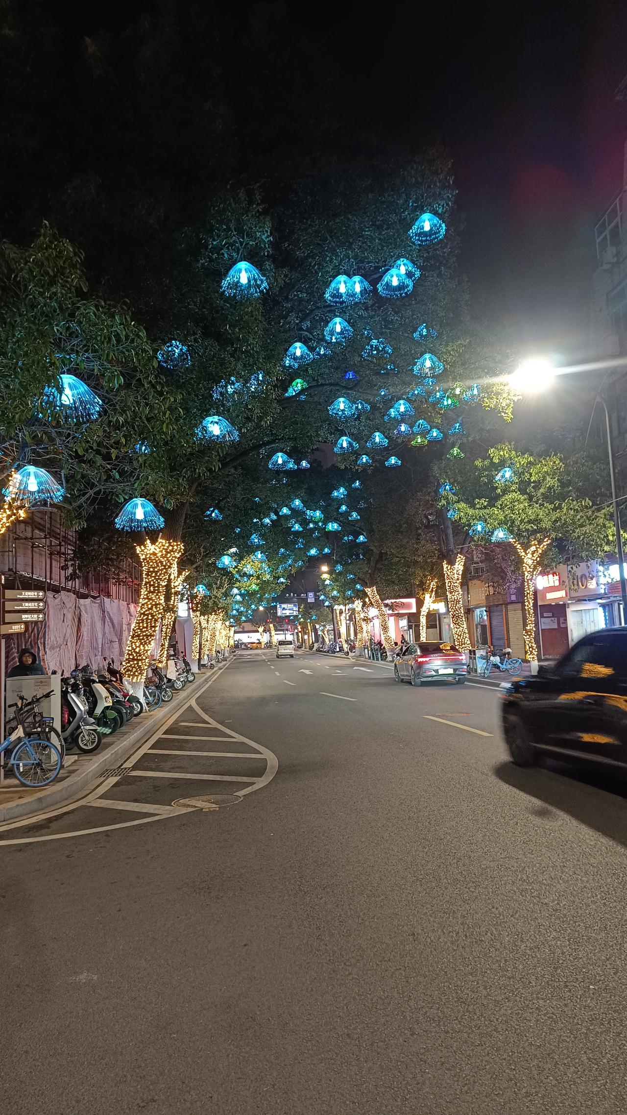 记录负债人生活负债很多年了，一直扛着不逾期，每年还好几万的利息，本金不降反升。