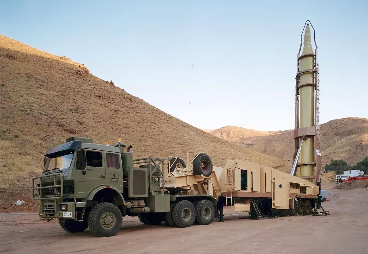 伊朗有点聪明，逐渐抛弃了固定式导弹发射井或者发射架，因为伊朗导弹一升空，美国就可