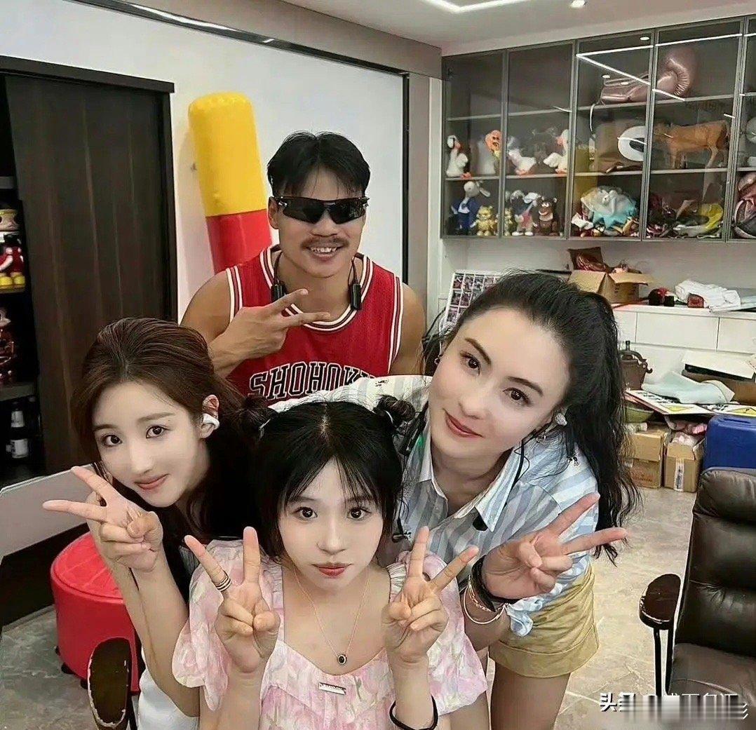 张柏芝，太让人惋惜了！有网友曝光了张柏芝的一张照片，其中一个细节让人叹息，原来