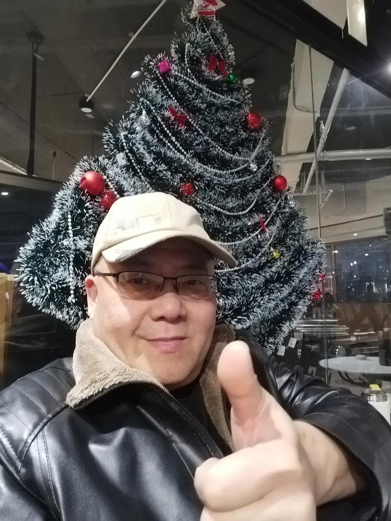 退休了，手上有二三十万，千万别去瞎折腾，好好的把它存进银行。你也千万不要贪便