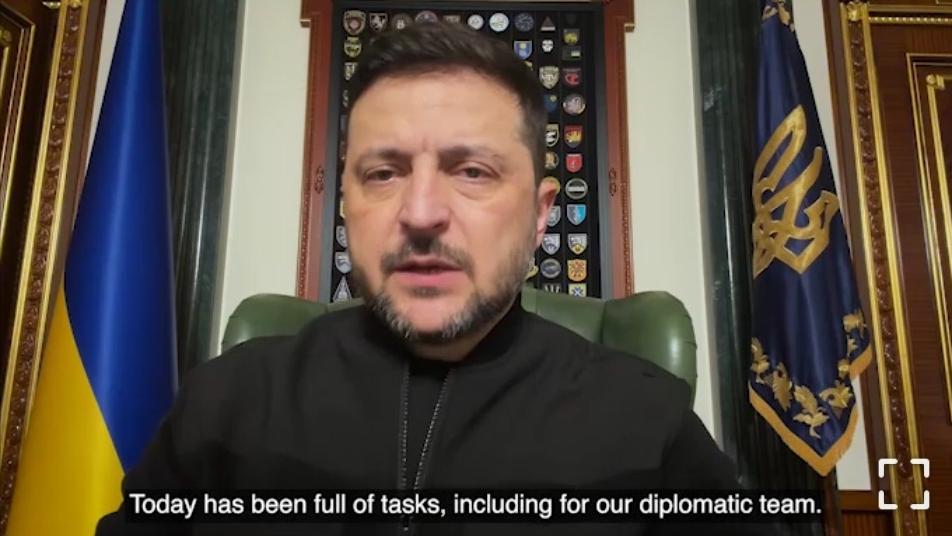 泽连斯基终于松口了，针对阿布扎比三方会谈，他声称得到了俄罗斯的一些答复。1月23