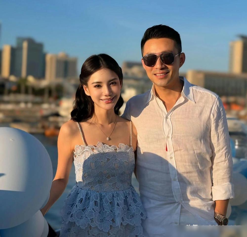 直播里，汪小菲突然喊了一嗓子：“汪希玥，给我倒杯水。”小玥儿回了一句：“可以