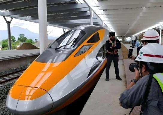 越南这次是真的服软了，直接表示不要中国的技术了，只要中国能来修就行，越南一开始算